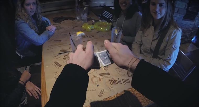 Kartentrick aus Sicht des Zauberers