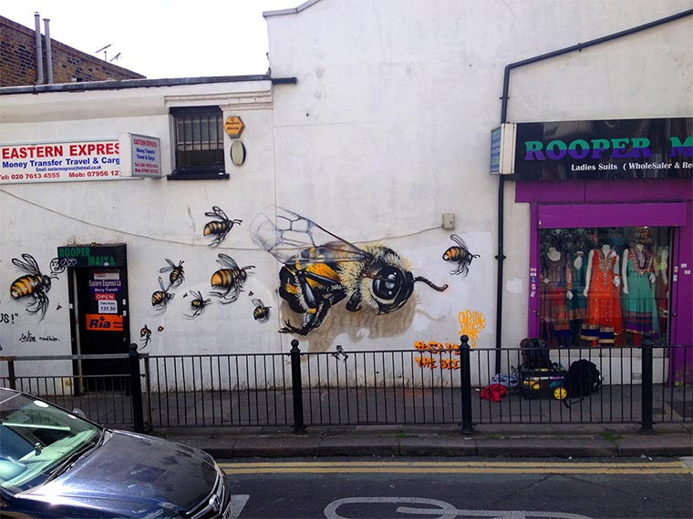 Bienen Street Art Save-The-Bees_03 