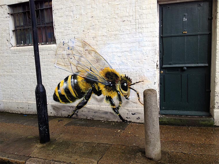 Bienen Street Art Save-The-Bees_04 