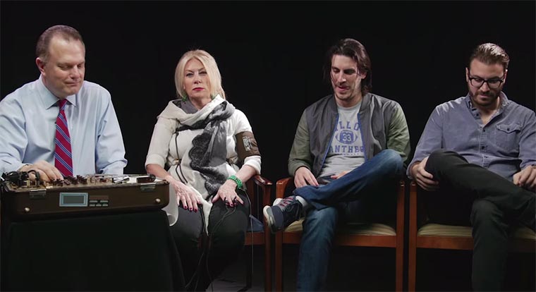 Mütter am Lügendetektor