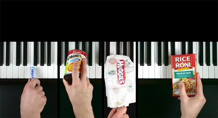Werbejingle-Medley auf dem Piano