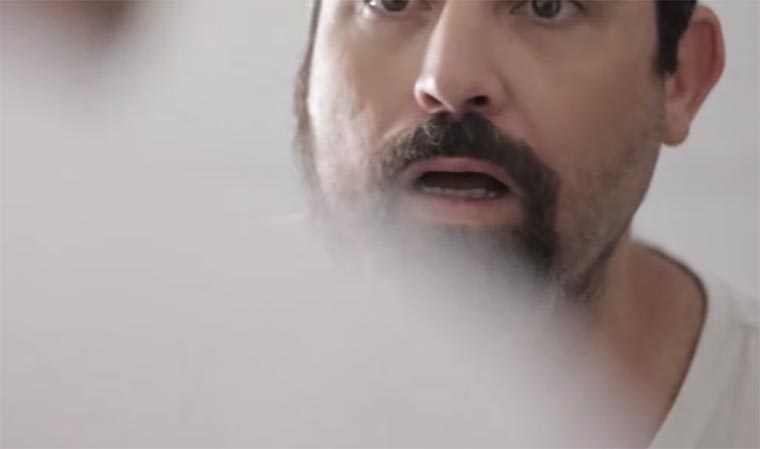 14-Jahre-Bart abrasieren und die Familie überraschen