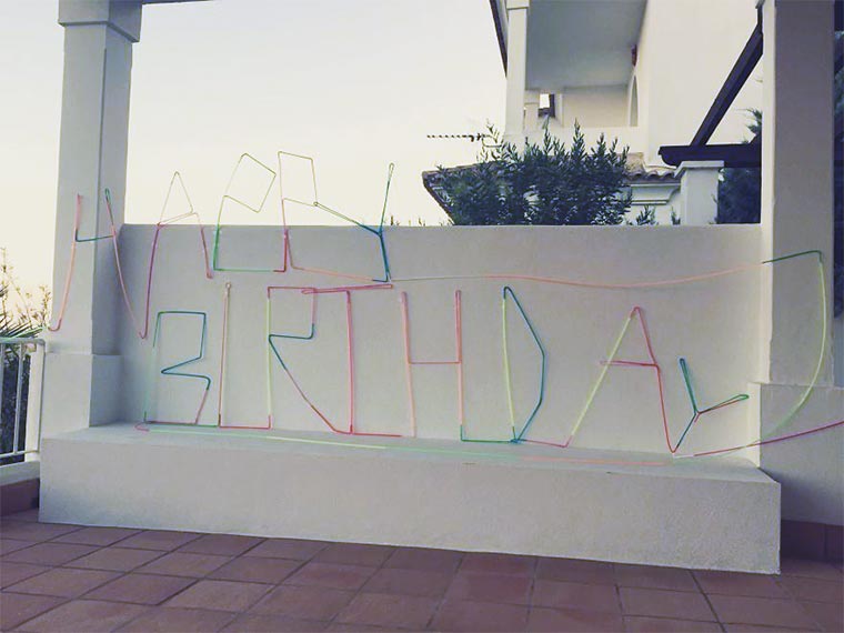 50-Meter-Strohhalm ums ganze Haus