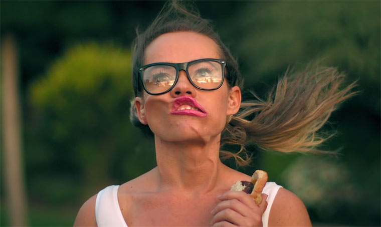 Gesichter im Wind Faces-slowmotion 