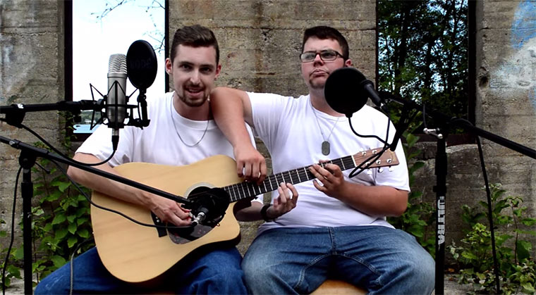 The Real Slim Shady: 2 Mann 1 Gitarre