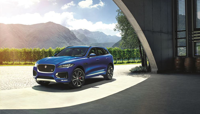 Jaguar F-PACE stellt Looping-Weltrekord auf Jaguar_F-PACE_04 