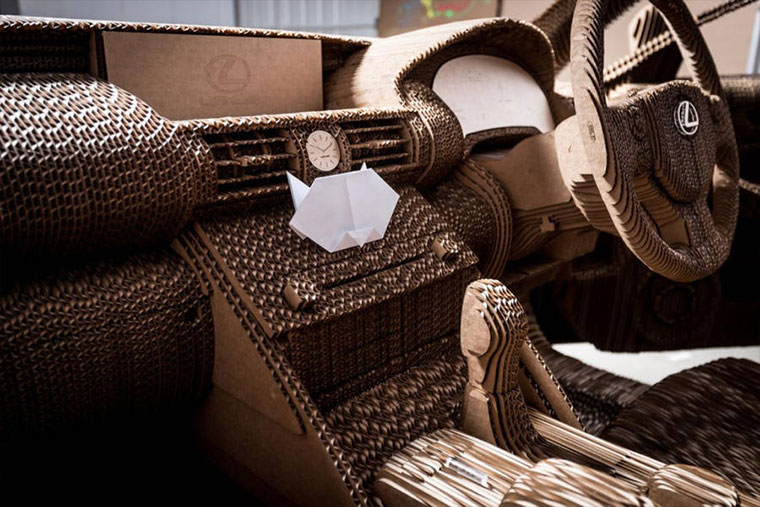 Ein Lexus aus Pappe Cardboard-Lexus_02 