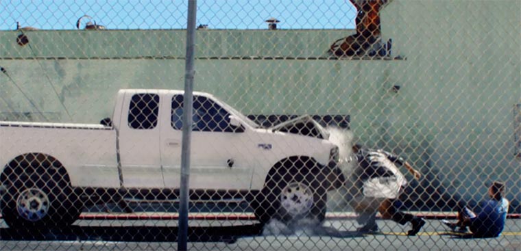 Truck Flipper vs. Bus Puncher Truck-Flipper-vs-Bus-Puncher