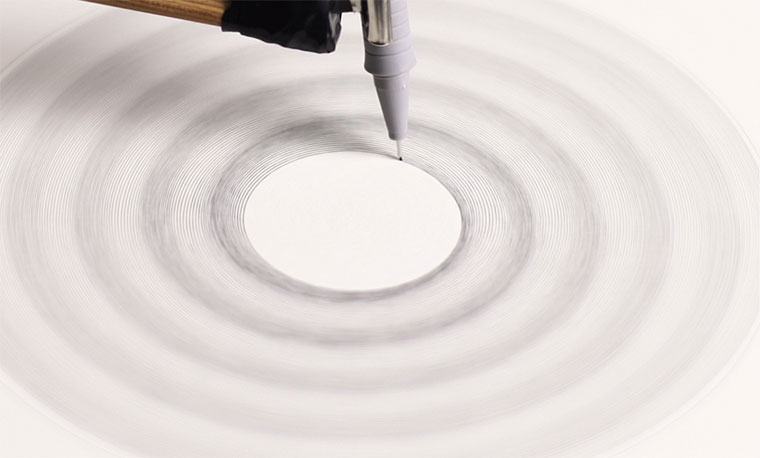 "White Christmas"-Vinyl malt sich selbst White-Christmas-Drawn-Vinyl_01