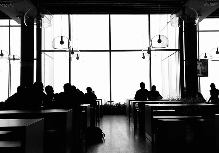 Reichen Klicks und Likes für ein soziales Miteinander?