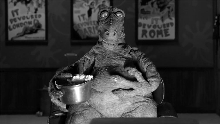 Ein Monster blickt auf sein Film-Leben zurück Bygone-Behemoth 