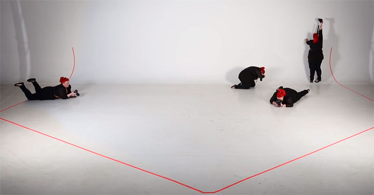 Was sechs FotografInnen aus einem leeren Raum herausholen