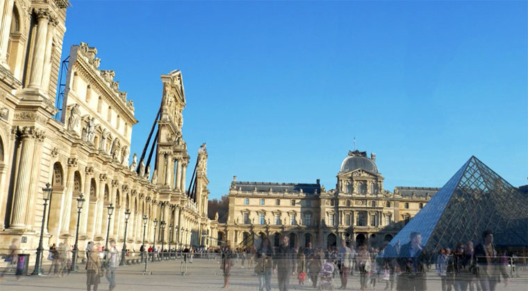 Paris ist in Wirklichkeit nur ein gigantisches Filmset!