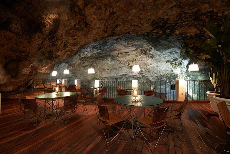 Wunderschönes Restaurant in einer Höhle grottapalazzese_04 