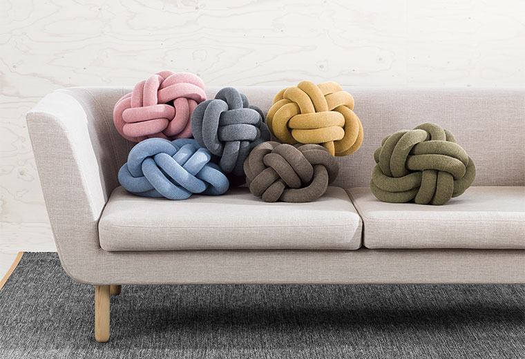 Stylische Knoten-Kissen