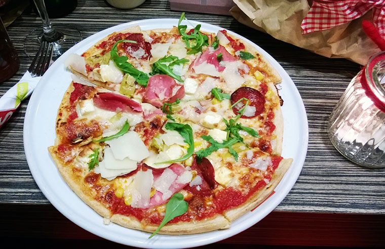 Kundenideen werden zu Joey's Aktions-Pizzen joeys_world-taste-2016_01 