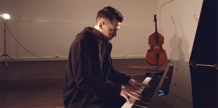 Kanye West-Medley am Klavier