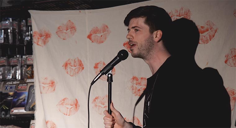 Wann bemerkt die Freundin die überall im Haus versteckten Kekse? Turner-Barrowman-cookies 