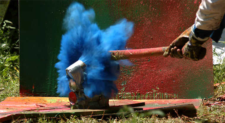 Farbdosen in Slowmotion zerschlagen spray-cans-slowmotion 
