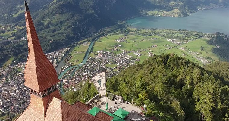 Mit der Drohne über die schweizer Berge fliegen greenwave-helvetia 