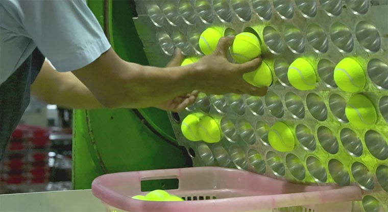 Wie Tennisbälle gemacht werden