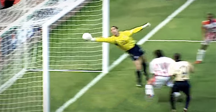 Die besten Torhüter-Paraden der Fußballgeschichte torhueter-paraden 