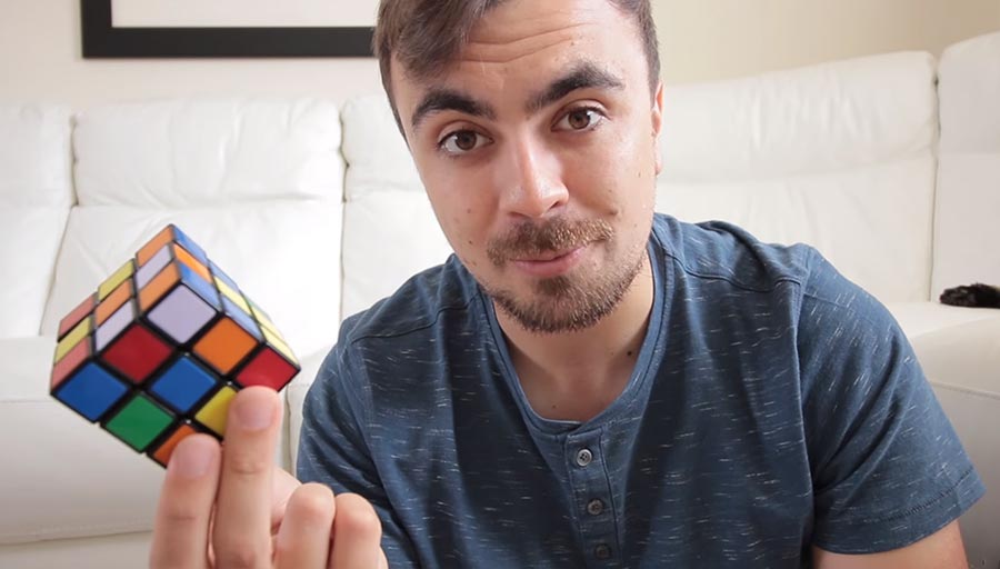 Mike Boyd lernt das schnelle Lösen eines Rubik’s Cube