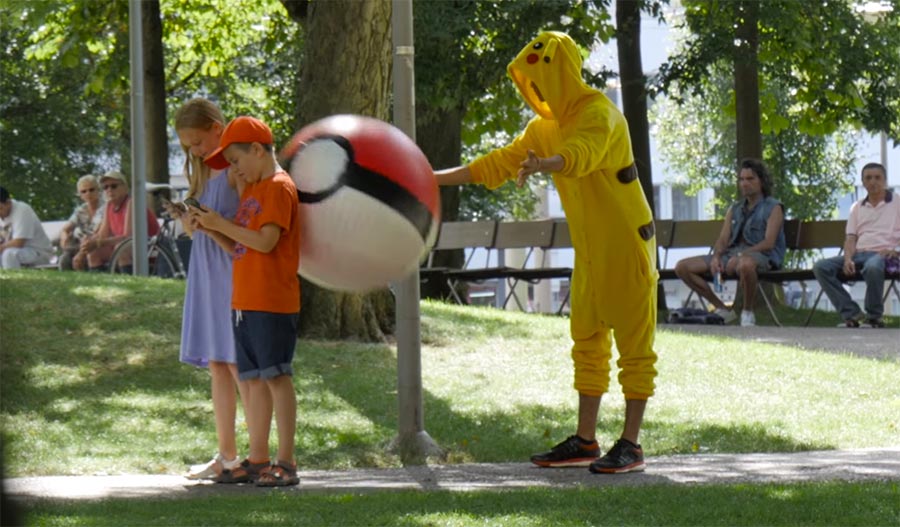 Wenn Pikachus dich mit Pokebällen bewerfen