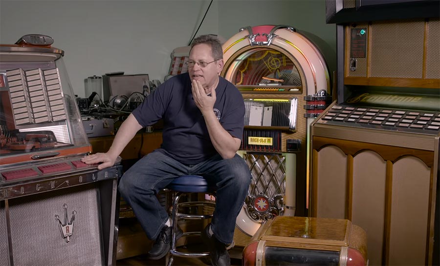 Einer der letzten Jukebox-Reparateure the-jukebox-repairman 