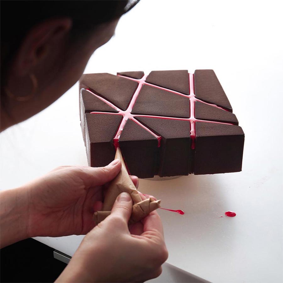 Geometrische Kuchenkunst geometric-cakes-Dinara-Kasko_02 