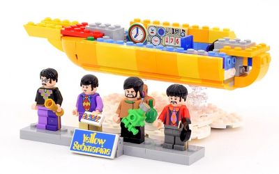 Super Smooth LEGO Build: Yellow Submarine