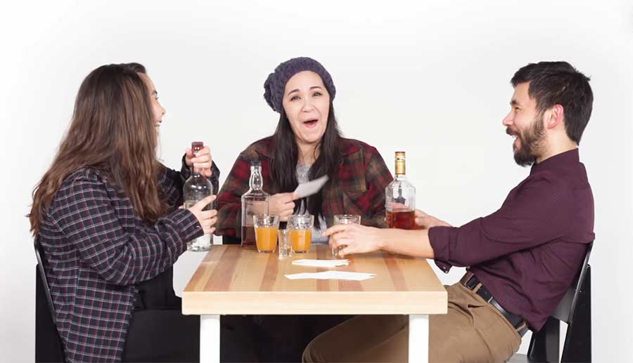 Wahrheit oder Schnaps: Geschwister Edition truth-or-drink-siblings 