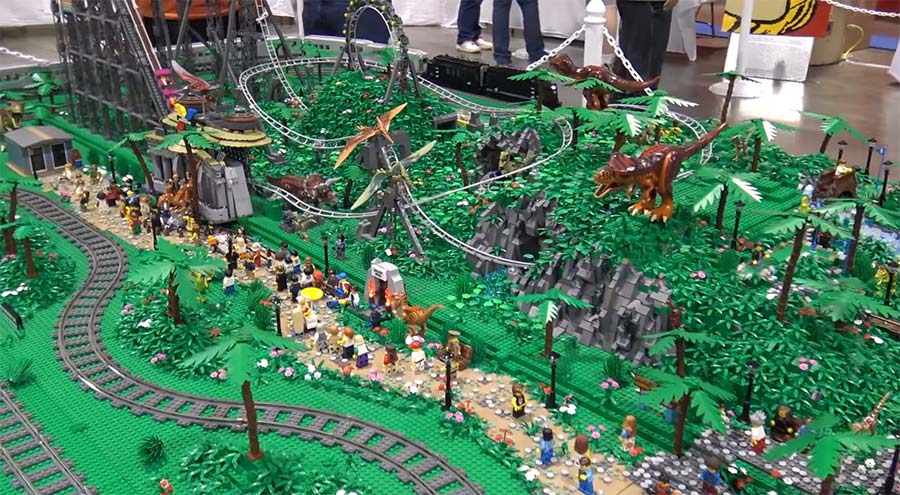 LEGO-Achterbahn im Dino-Park