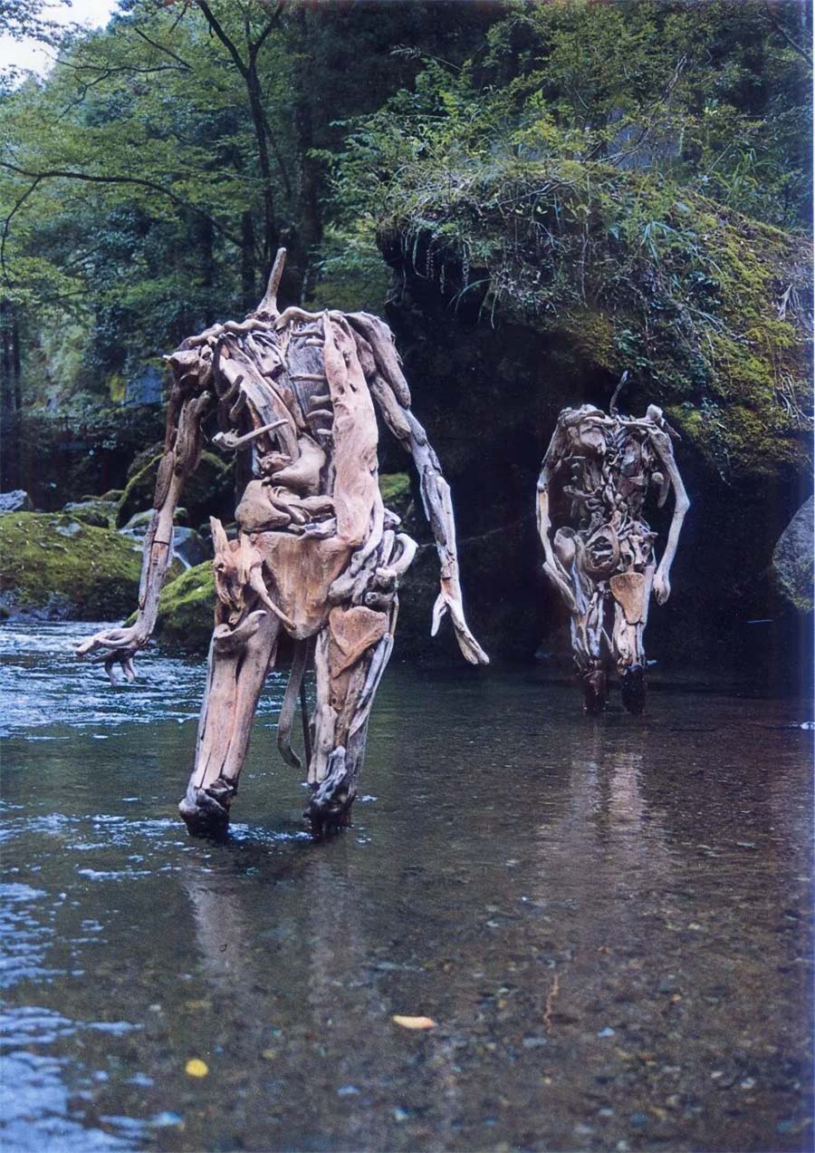 Figuren aus Treibholz driftwood-sculptures-Nagato-Iwasaki_06 