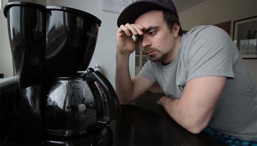 Mike Boyd lernt, seine Kaffeemaschine zu hacken mike-boyd-hacking-coffee-machine 