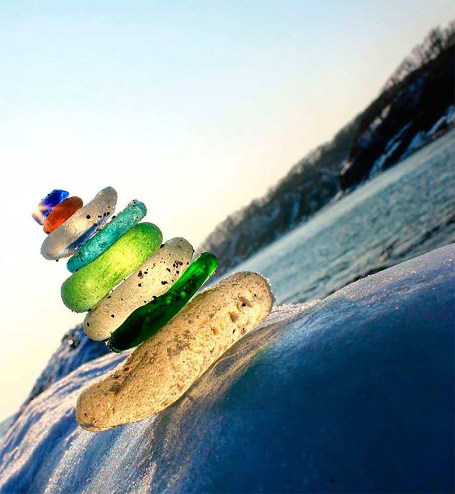 Russlands bunter Vodkaflaschen-Strand vodka-bottle-beach_05 