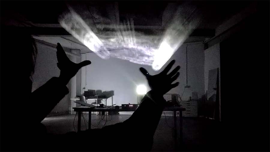 Lichtprojektionen auf Nebel screenless-projection-experiments 