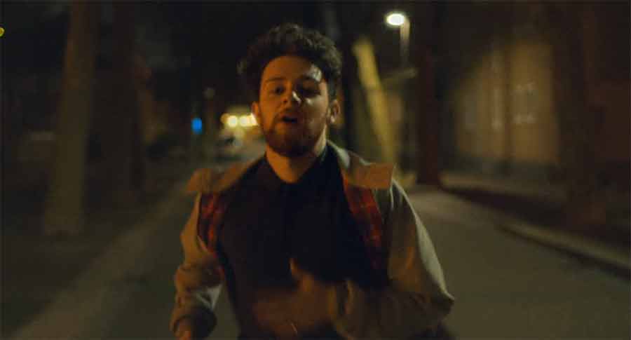 Tom Grennan – Praying