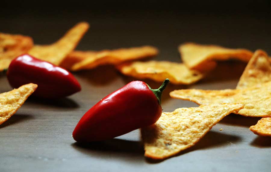 Wir haben uns zum Vier-Schärfe-Menü herausgefordert Doritos-sweet-chili-pepper-hot-challenge_02 