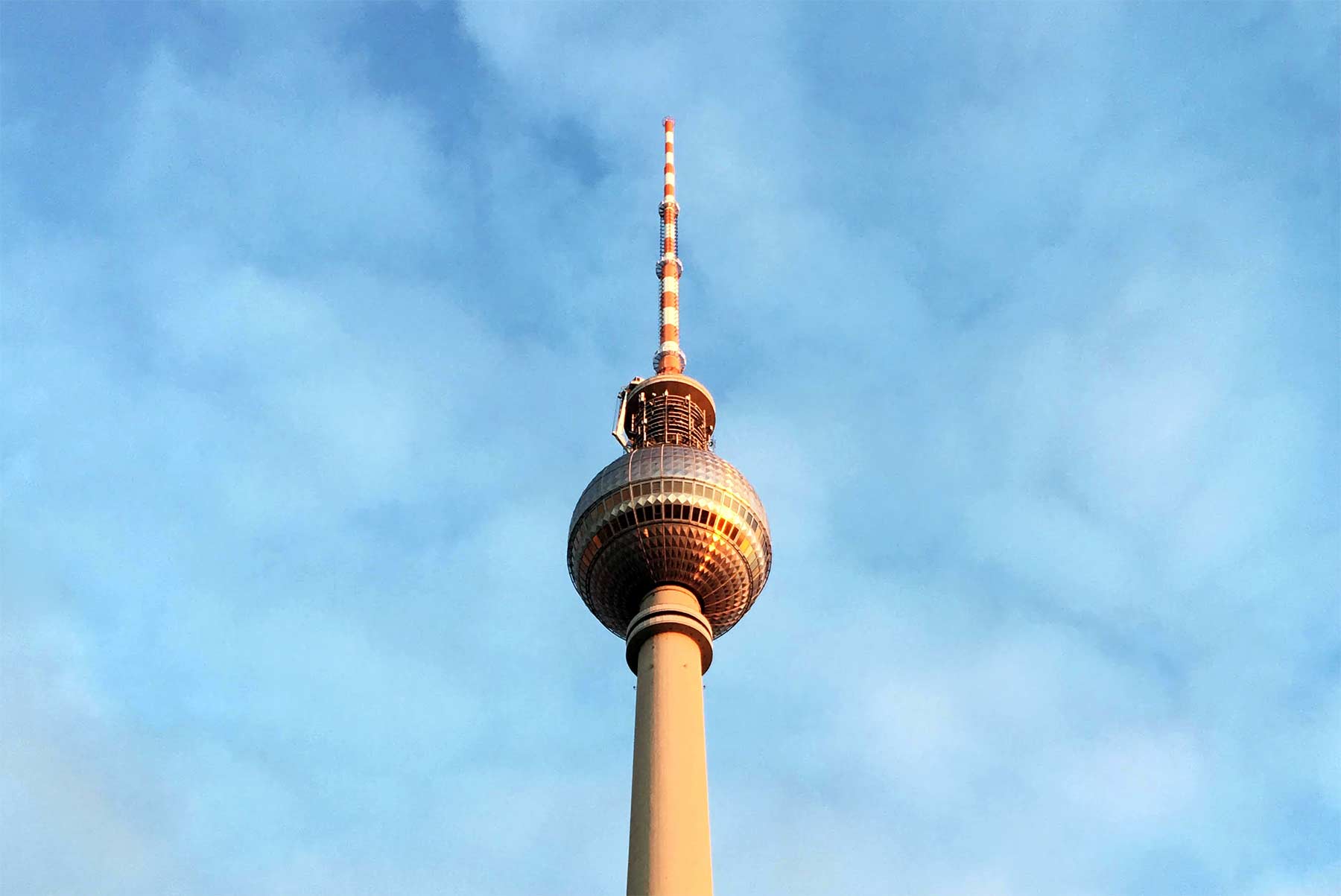 "Und, hast du dich schon in Berlin eingelebt?" BERLIN-fernsehturm 