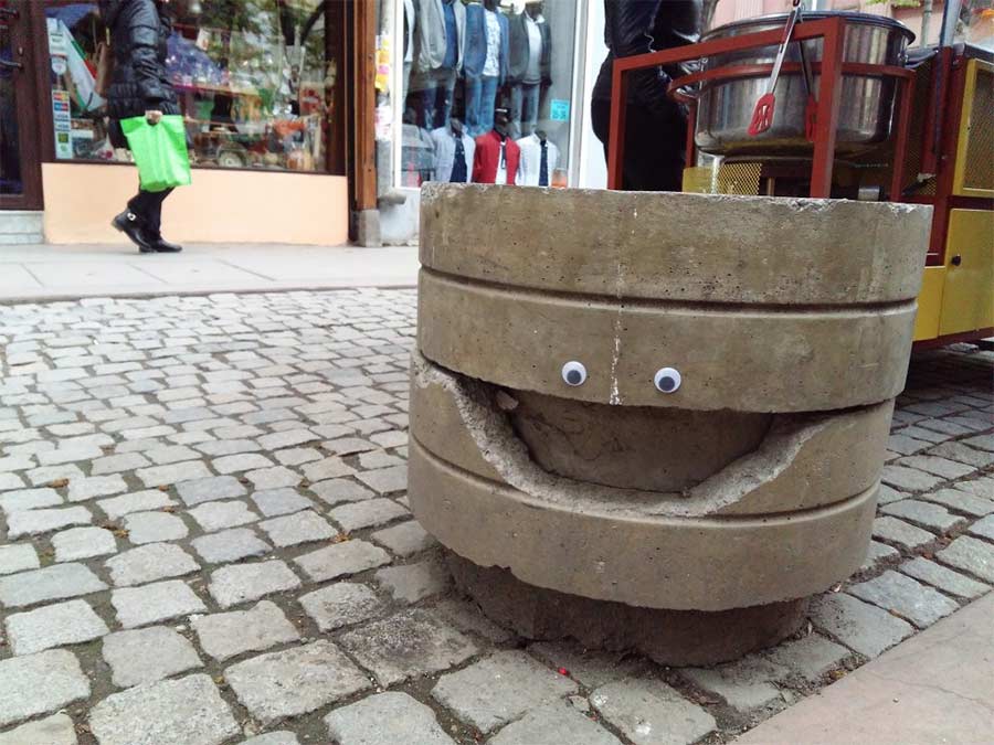 In Bulgarien trägt die Stadt Googly Eyes eyebombing_03 