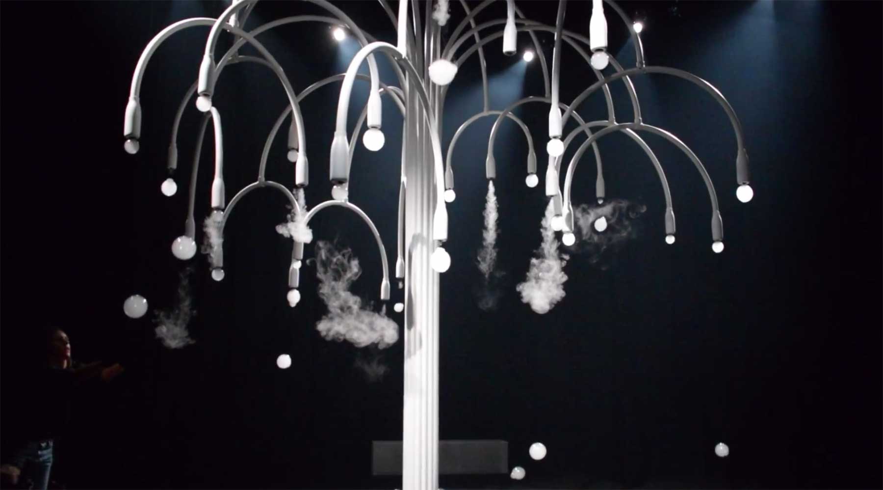 Rauchblasenfrüchte new-spring-installation-COS