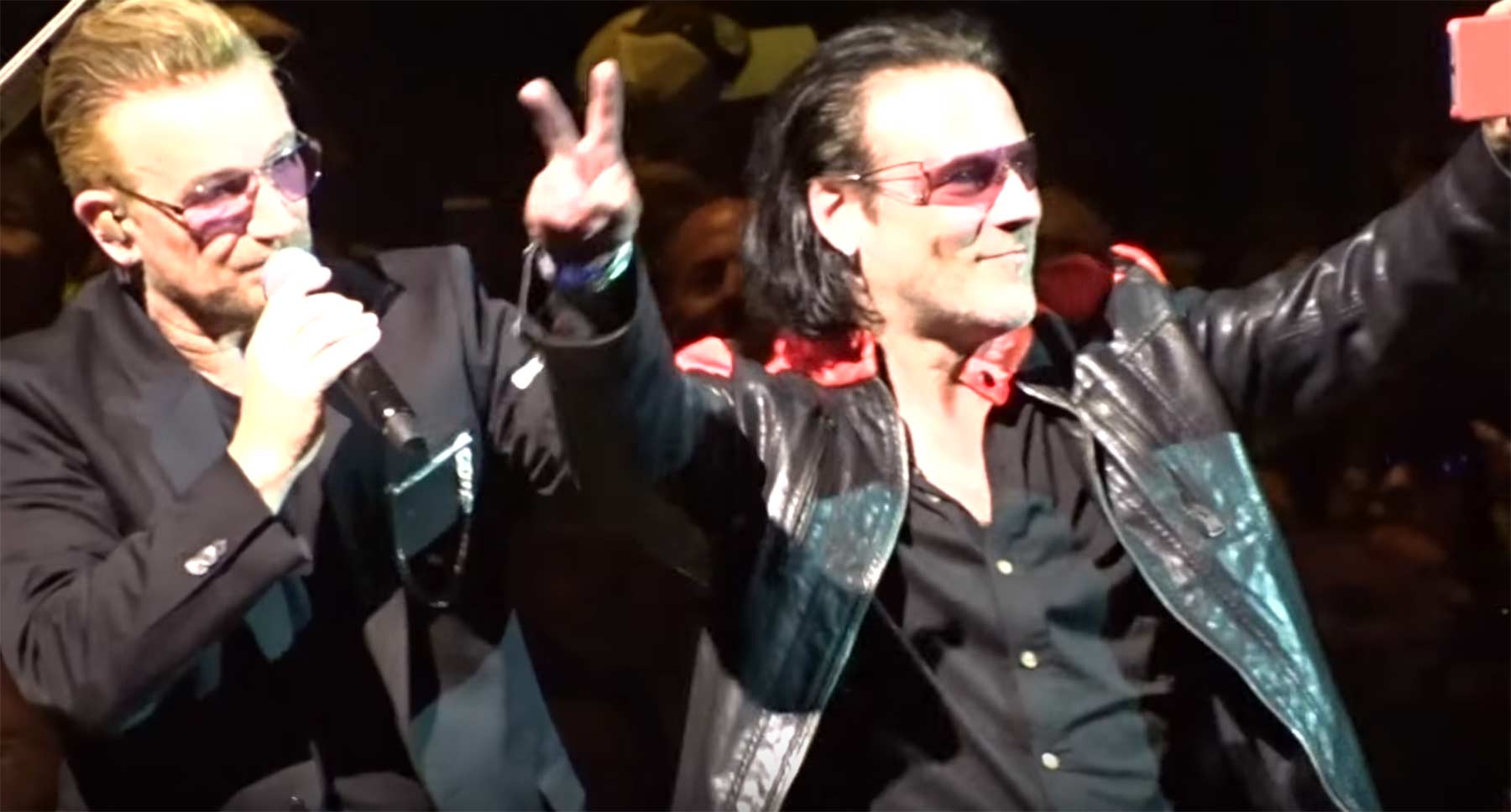 Bono lässt Sänger einer U2-Coverband „Sweetest Thing“ mitsingen