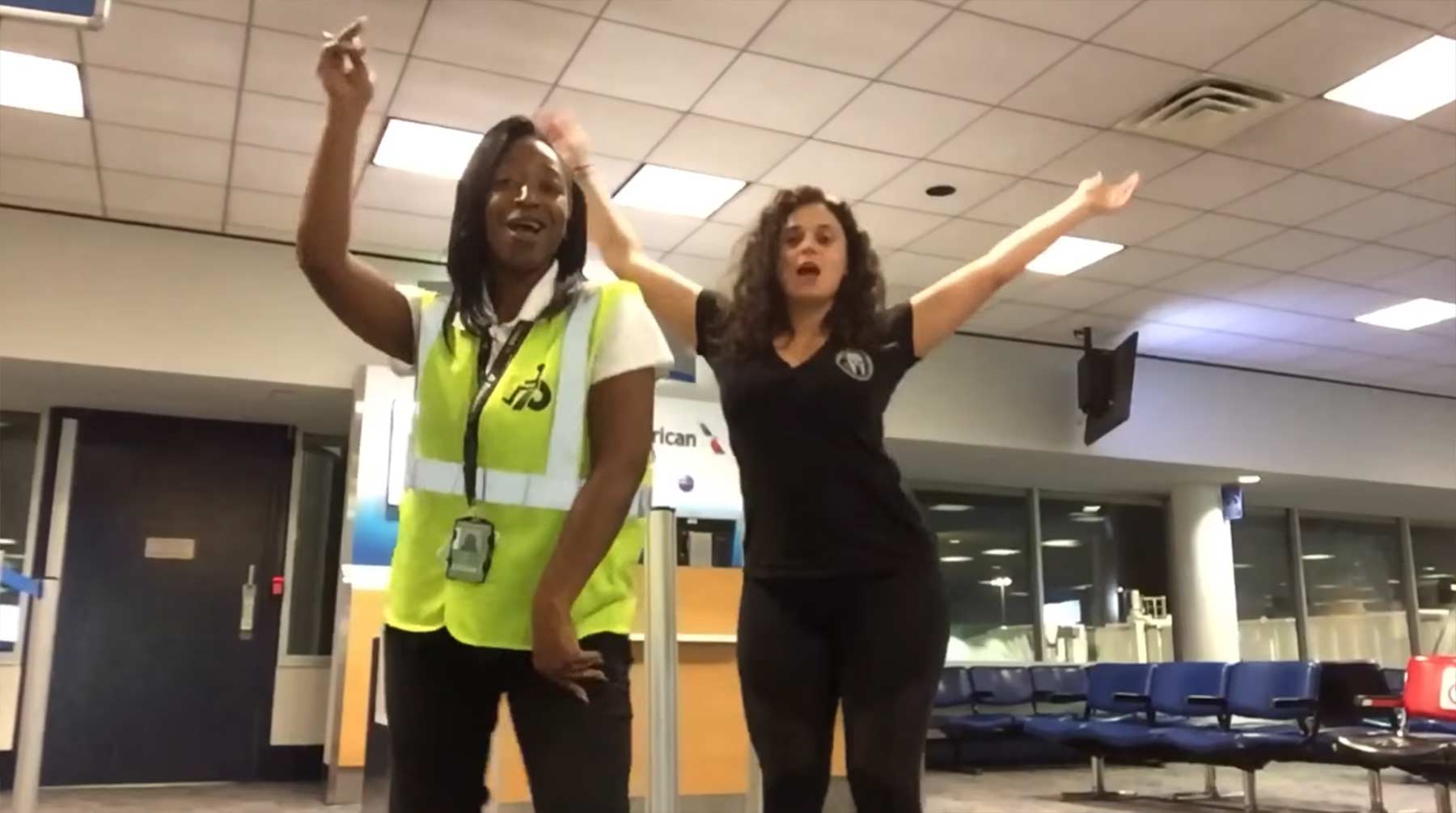 Ungewollte Übernachtung am Flughafen führt zu Gute Laune-Video All-Night-Long-at-The-Airport 