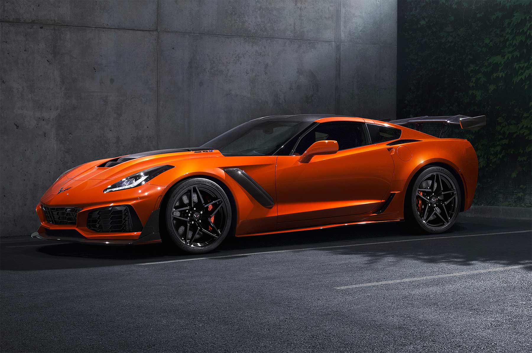 2019 Chevy Corvette ZR1 2019-Chevy-Corvette-ZR1_01 