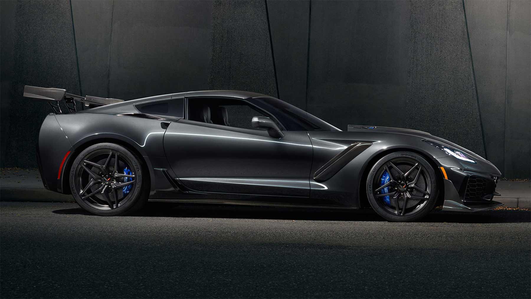 2019 Chevy Corvette ZR1 2019-Chevy-Corvette-ZR1_02 