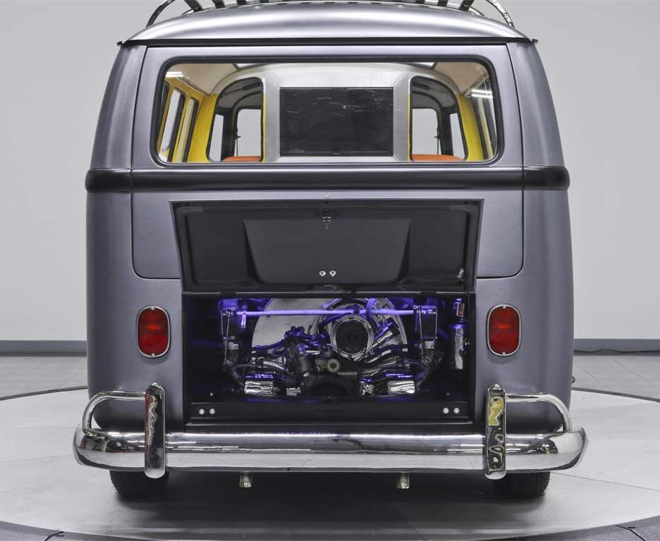 Dieser coole VW T1-Bulli fährt zurück in die Zukunft Back-To-The-Future-VW-T1-Bulli_06 