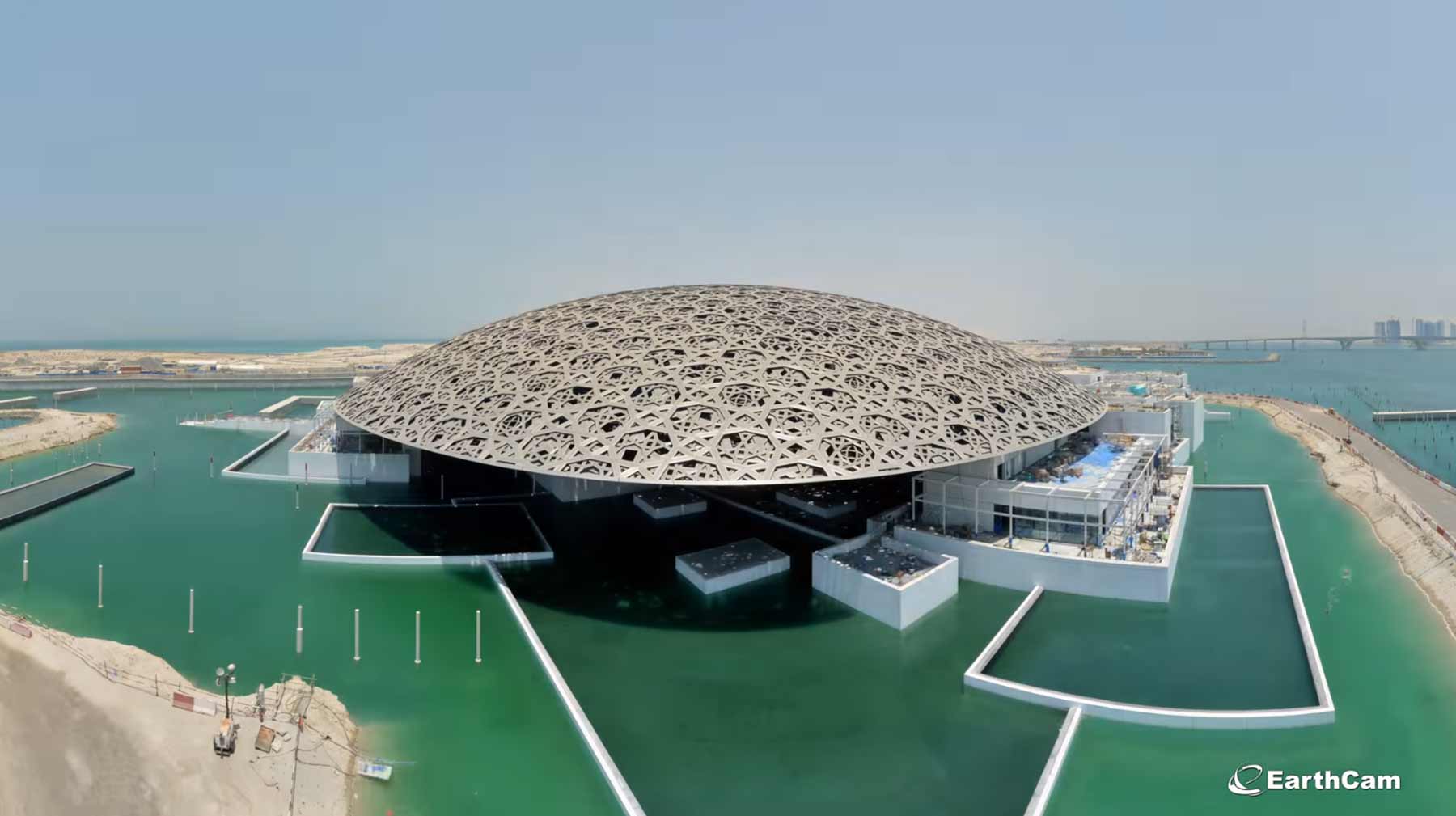 Timelapse: Der achtjährige Bau des Louvre Abu Dhabi