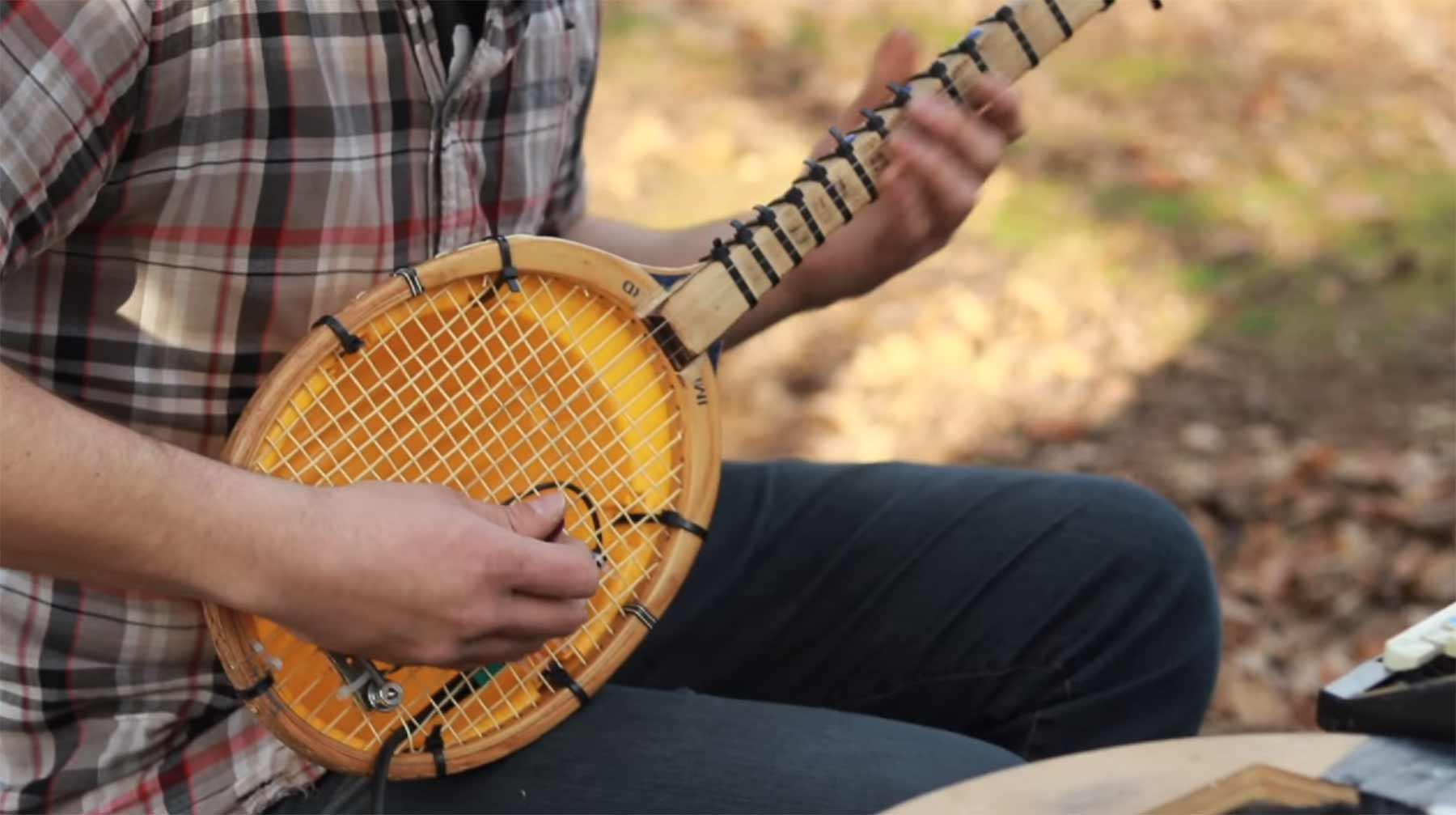 Tennisschläger-Gitarre, Schreibmaschinen-Schlagzeug und Loop-Machine Foxy-lady-Porcapizza-loop-cover 