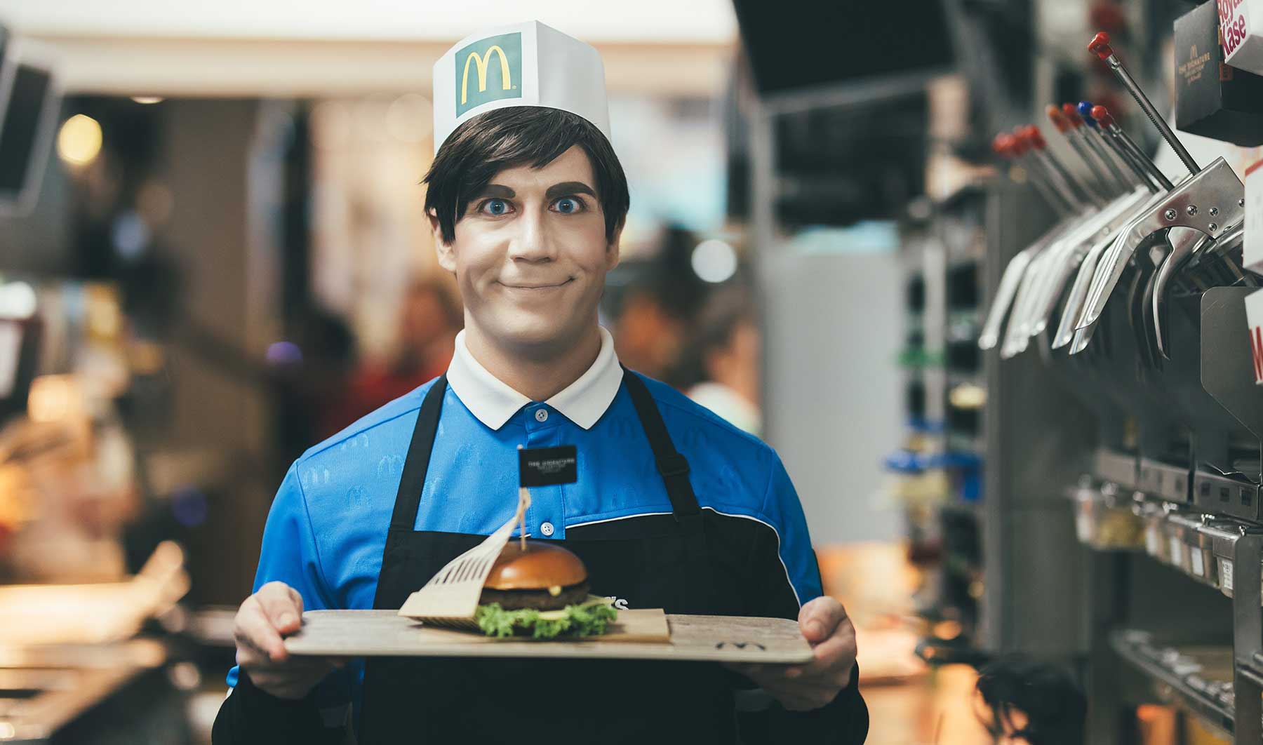 Experiment: Sind Roboter die Zukunft bei McDonald's? McDonalds-Android-Andi_02 